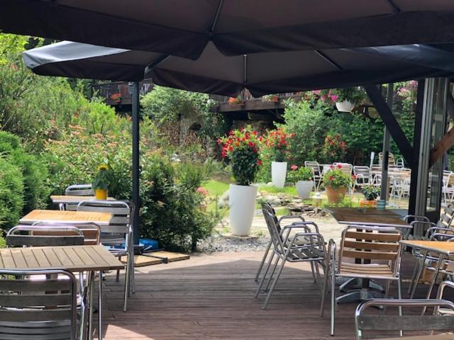 Hotel Le Sentier Des Arches Beaumont  Exterior foto